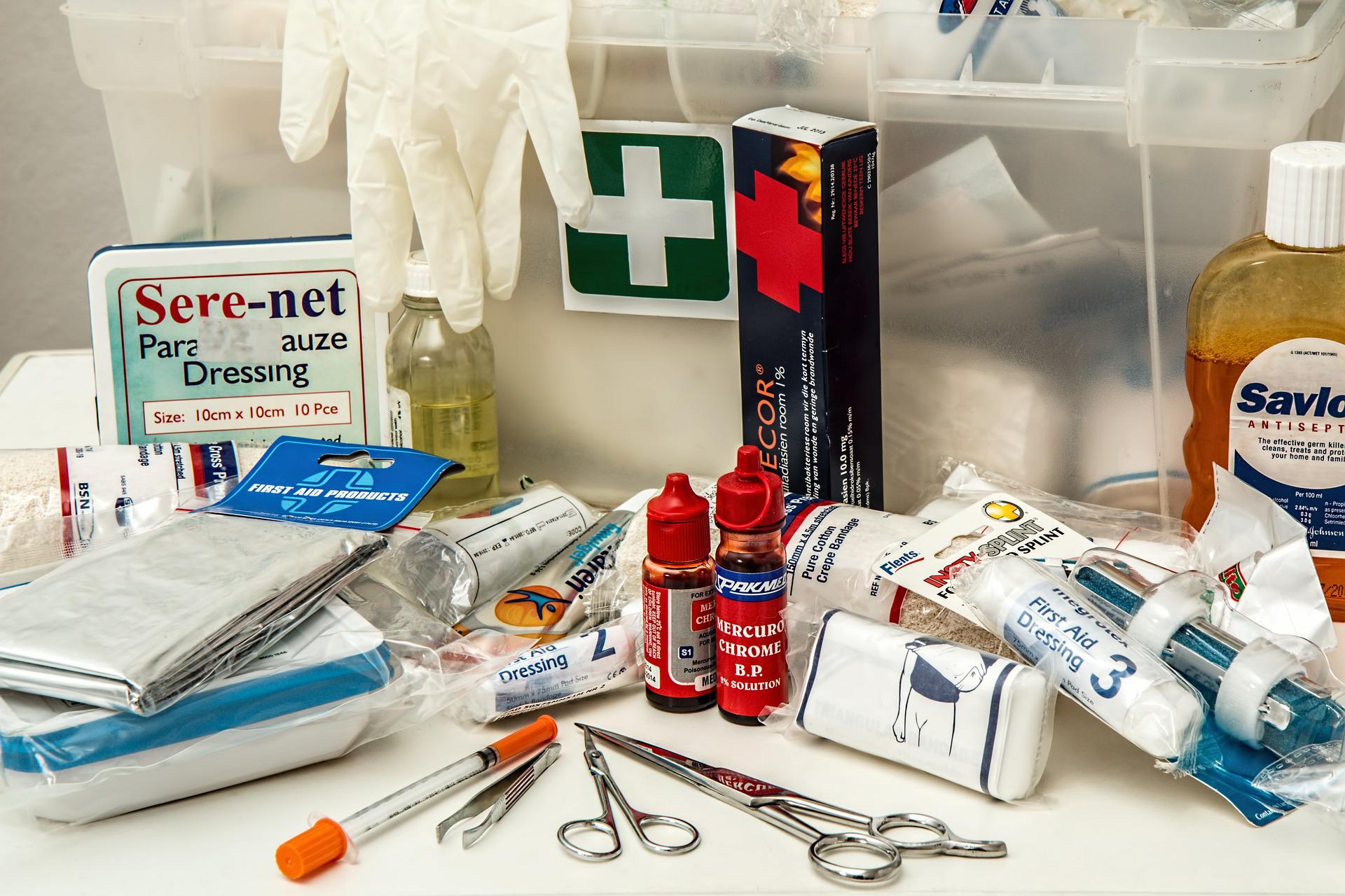 first-aid-gb077d4bae_1920