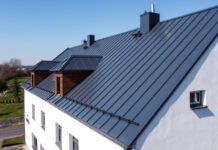 Střecha jako investice: Proč se šetření na klempířských prvcích nevyplácí?